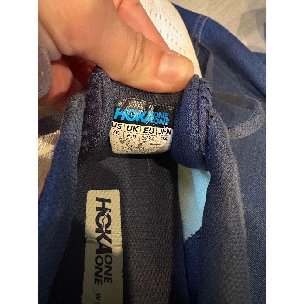 Hoka ladies size 7B One Arahi 5 Womens White/Silver/Lavender Running Shoes - Picture 3 of 5